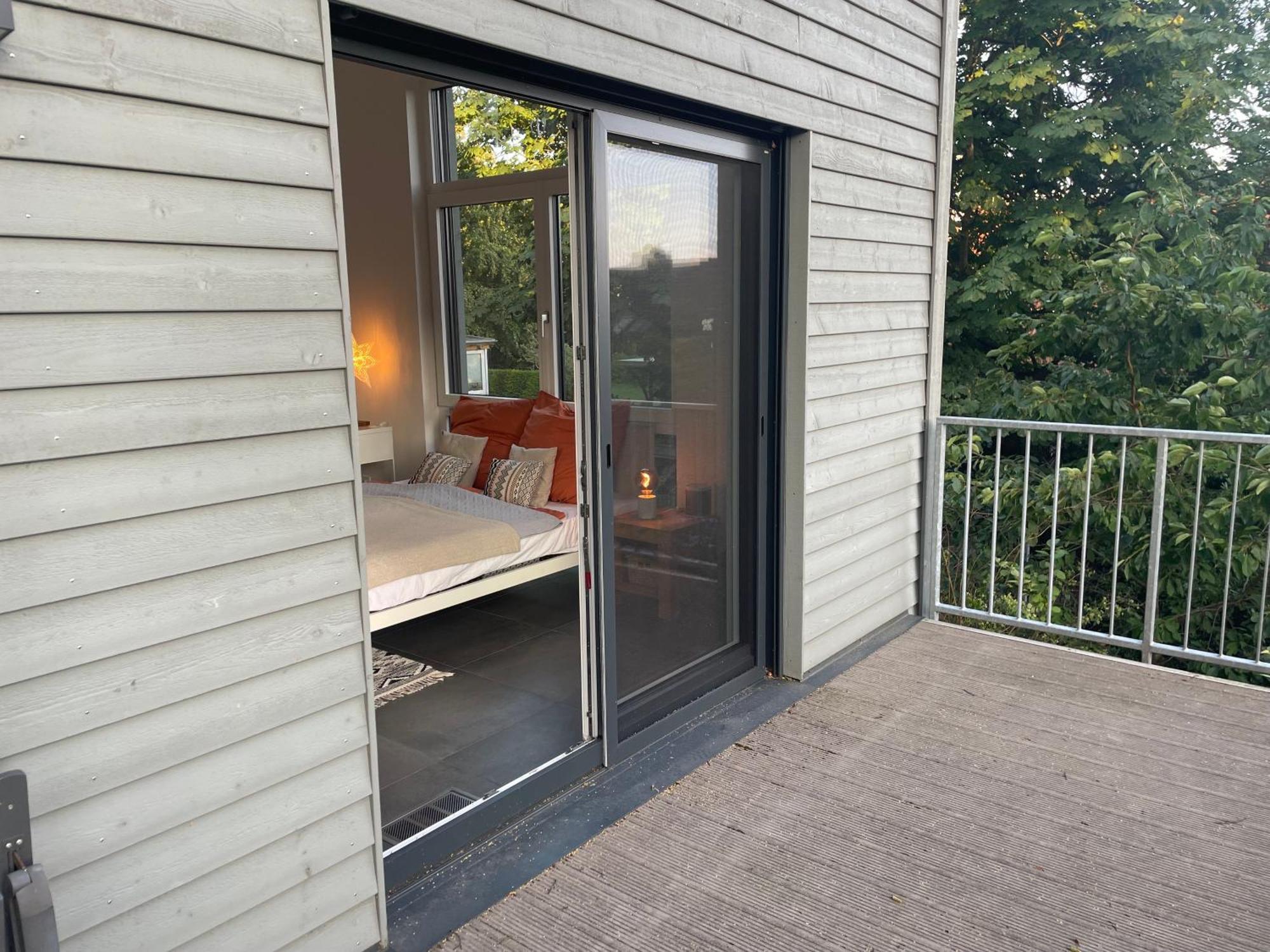Modernes Holzhaus Im Skandinavischen Stil Mit Sauna, Garten Und 2 Katzen Norderstedt Exteriér fotografie