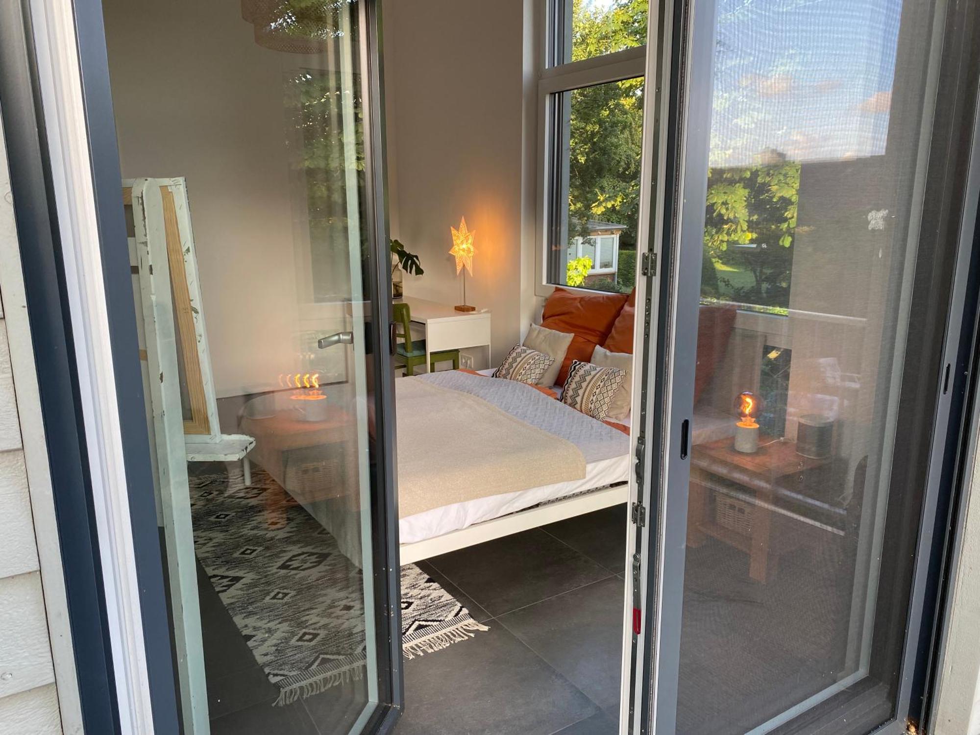 Modernes Holzhaus Im Skandinavischen Stil Mit Sauna, Garten Und 2 Katzen Norderstedt Exteriér fotografie